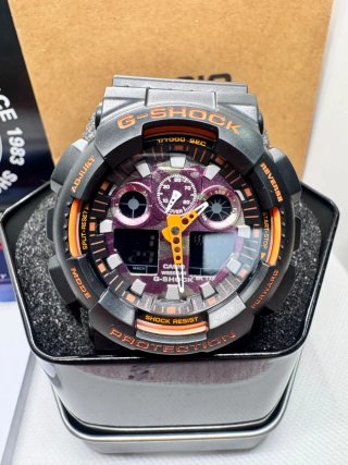 Reloj Negro y Naranja
