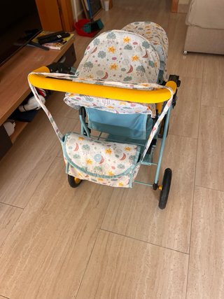 Carrito gemelar de juguete