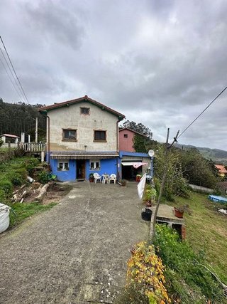 Chalet en venta en Pravia