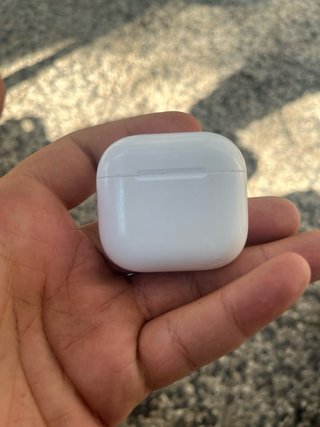 Apple AirPods 4