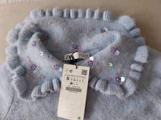 Jersey Zara azul con pedrería