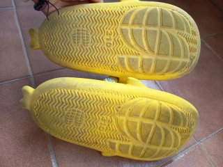 Chanclas Shark Amarillas Talla 35