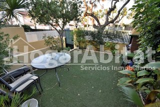 Casa adosada en venta en Zona Playa en Burriana
