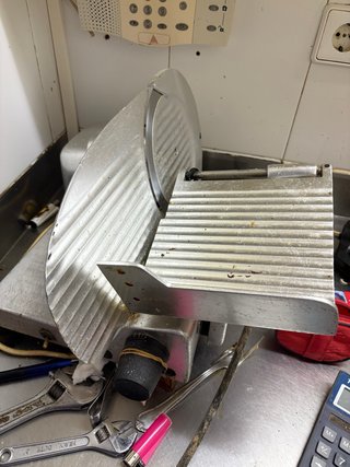 Máquina de cortar embutido