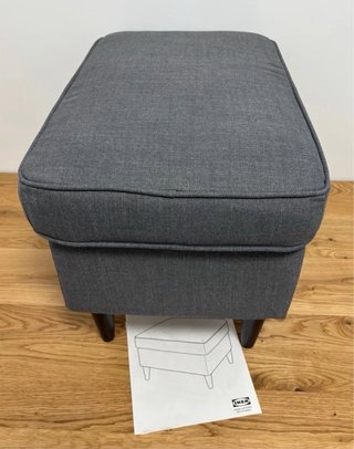 Reposapiés Strandmon Ikea