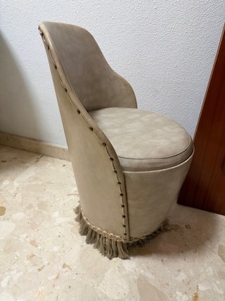 Butaca Descalzadora Polipiel Beige con Flecos
