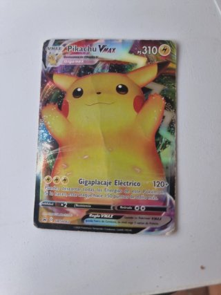 Carta Pokémon Pikachu VMAX