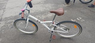 Bicicleta Btwin 24 pulgadas blanca