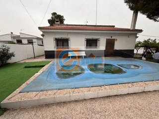 Chalet en venta en Esquivias