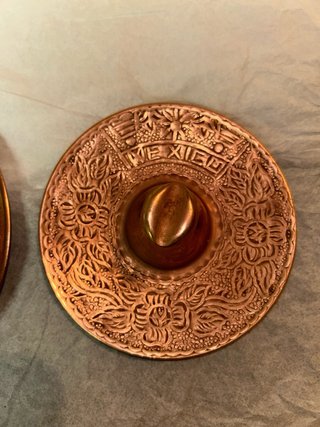 Tris posacenere in ramevintage a forma di sombrero