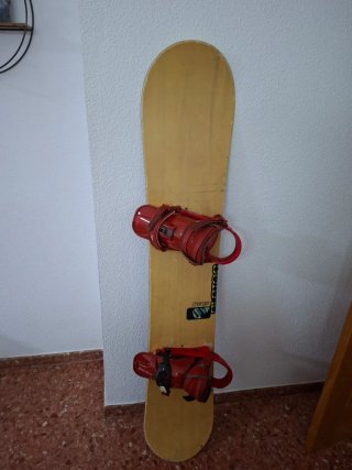 Tabla Burton Charger y Fijaciones Burton Custom