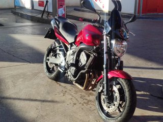 Yamaha Fazer FZ6N Roja y Negra