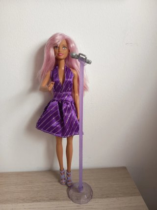 Barbie cantante con micrófono