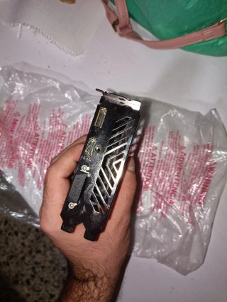 Tarjeta Gráfica GTX 1050 Ti + Fuente Alimentación