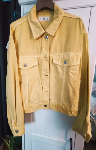 Chaqueta vaquera Mango amarilla