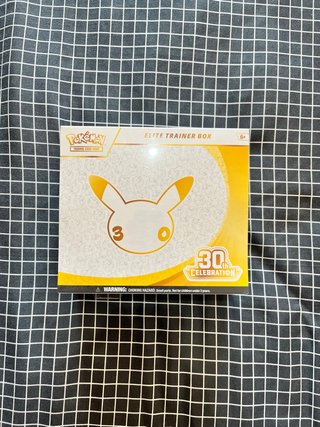 Pokémon TCG 30th Celebration Elite Trainer Box
