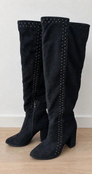 Botas altas mujer negras con tachuelas