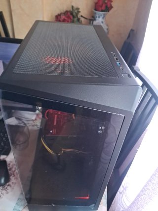 Ordenador Gaming con Iluminación LED