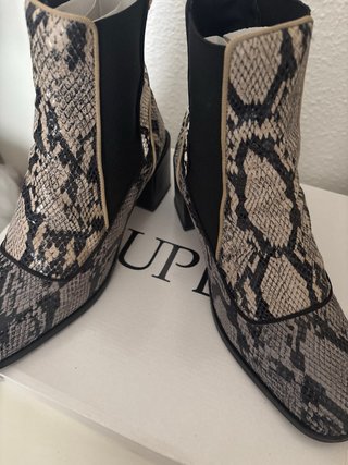 Botines Cuplé Animal Print Serpiente Talla 40