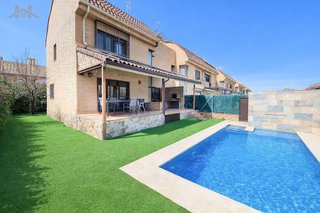 Casa pareada en venta en La Ermita en Parla