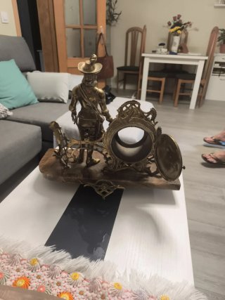 Reloj de sobremesa antiguo de bronce