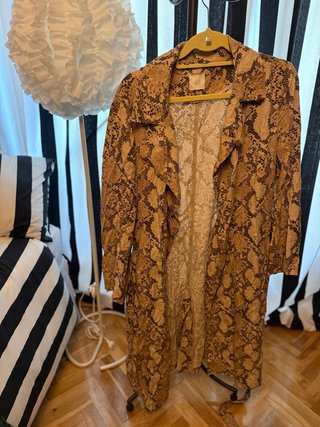 Gabardina Estampado Serpiente