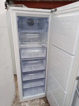 ☆CONGELADOR VERTICAL BEKO NOFROST☆