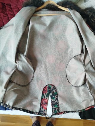 Parka leopardo rosas rojas oversize