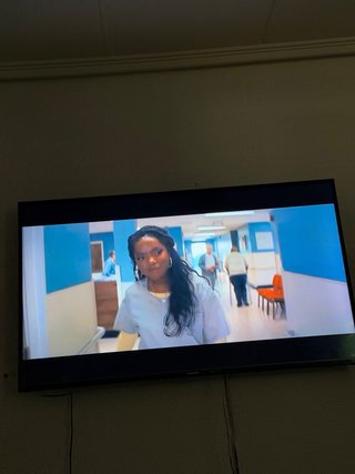 Smart TV Thomson Negra Usada
