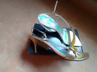 Sandalias de fiesta doradas