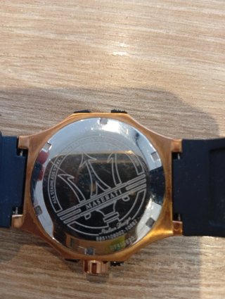Reloj Maserati Negro y Dorado