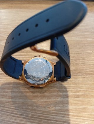 Reloj Maserati Negro y Dorado