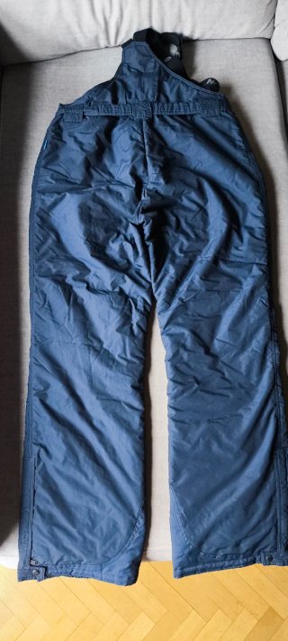 Pantalón de esquí Decathlon azul.