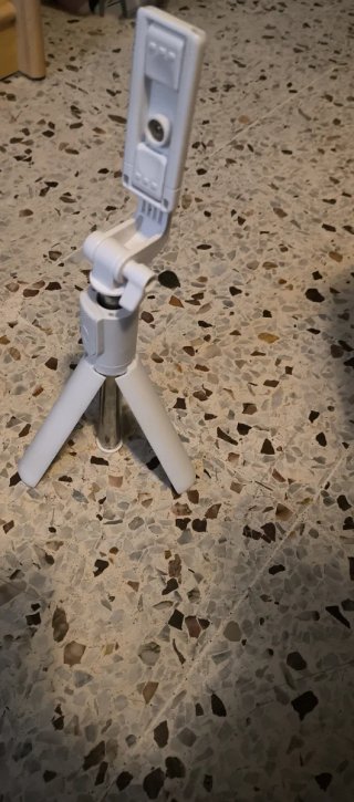 Trípode blanco para móvil