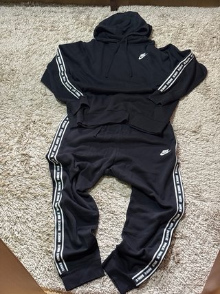 Chándal Nike Negro con Bandas Laterales