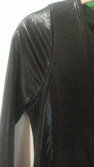 Camiseta de fiesta negra con brillo