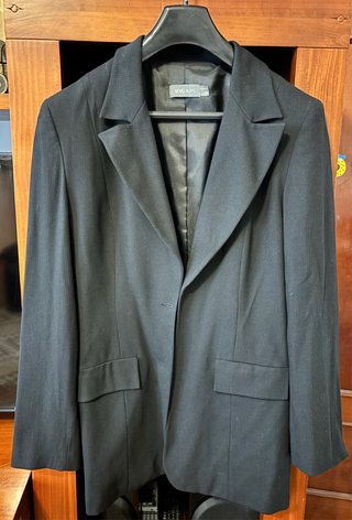 Elegante americana negra de mango