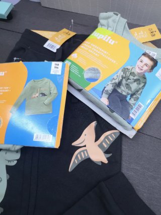 Chándal Lupilu Dinosaurios. Tallas de 2 a 8 años