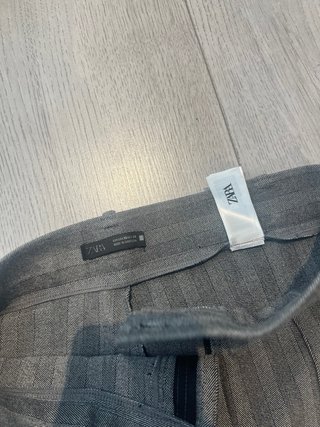 Pantalón Gris Zara