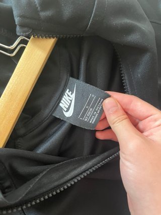 Chaqueta Nike Negra y Verde Militar