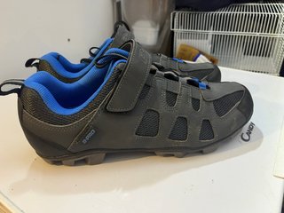 Zapatillas B-PRO Gris y Azul