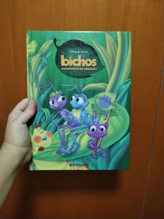 Cuento Disney "Bichos: una aventura en miniatura"