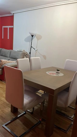 Se alquila habitacion