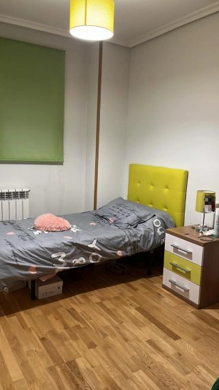 Se alquila habitacion