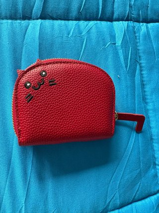 Billetera Roja con Diseño de Gato