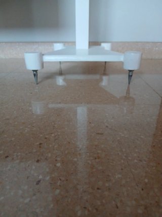 Base para altavoces blanca