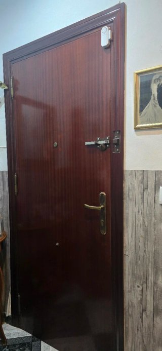 Portón de seguridad de madera
