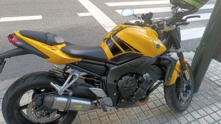 Yamaha FZ1 Naked Amarilla