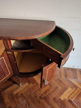 Mueble de salón clásico madera oscura