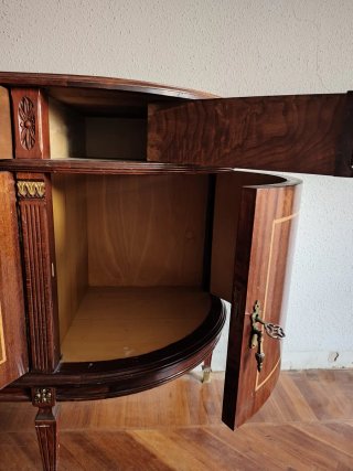 Mueble de salón clásico madera oscura